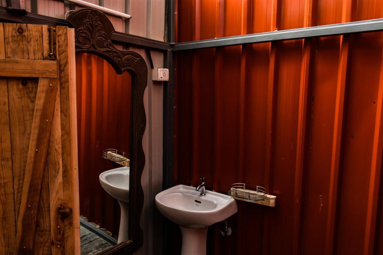 The Hosteller Goa, 안주나 외부 사진